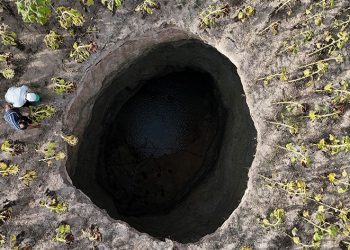 Eskişehir’de dev obruk oluştu