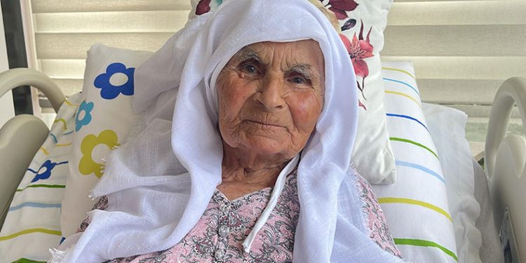 Gülten ninenin 108 yaşına rağmen hiçbir hastalığı yok