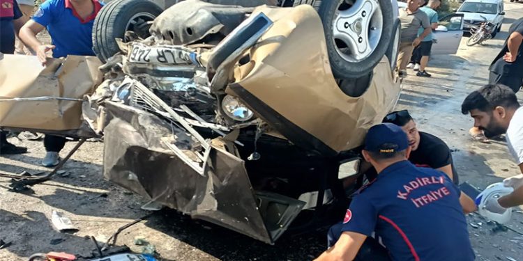 Otomobilin hurdaya döndüğü kazada 7 kişi yaralandı