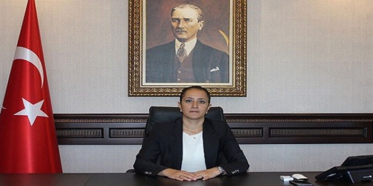 Burdur’un yeni valisi Tülay Baydar Bilgihan şehre atanan ilk kadın vali oldu