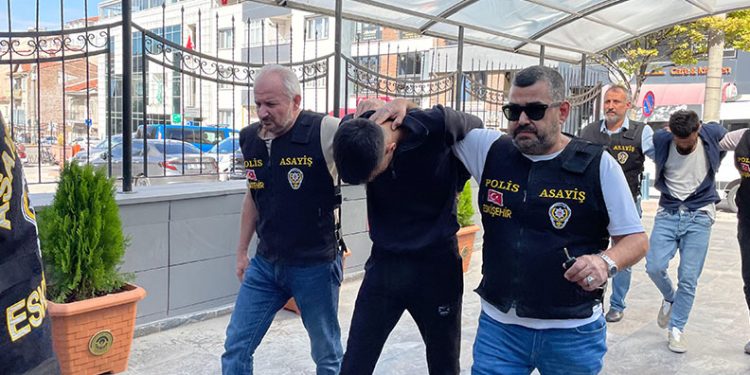Asker eğlencesinde polise mukavemet gösteren 4 şüpheli adliyeye sevk edildi