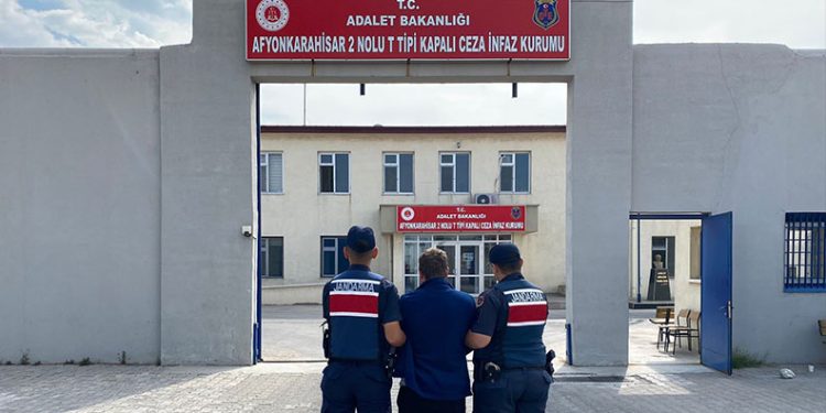 Afyonkarahisar’da kaçak şahıs yakalandı