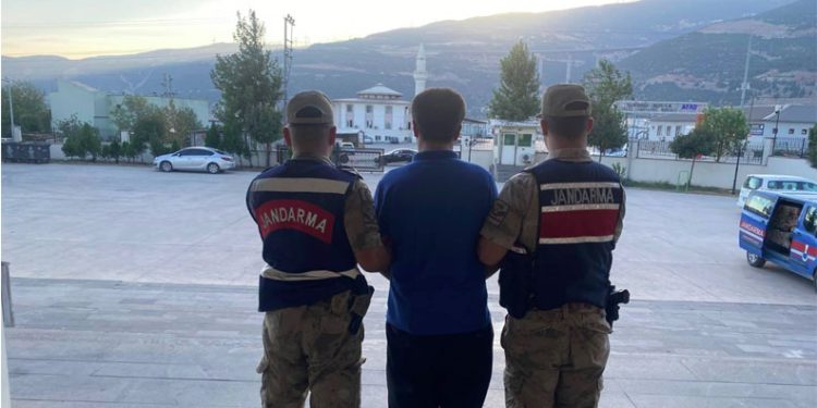 Karşılıksız çekle dolandırıcılık yapan şahsı jandarma yakaladı