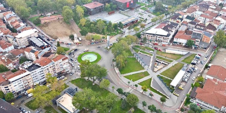 Bursa İnegöl yeni meydanına kavuşuyor