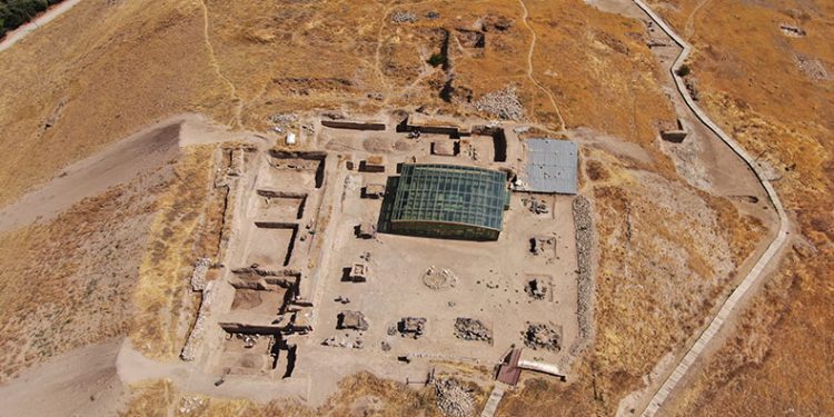 Urartu tarihine ışık tutuna 36 yıllık kazı