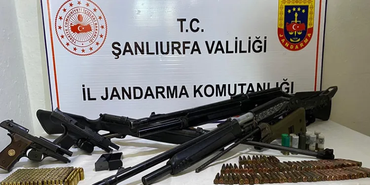 Siverek’te çok sayıda silah ve uyuşturucu ele geçirildi