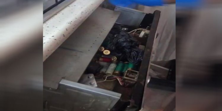 Ankastre fırının içerisinden ruhsatsız silahlar çıktı