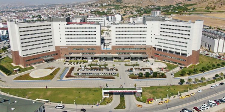 Elazığ’da bir ilk: Yeni teknikle ilk defa kalp pili takıldı