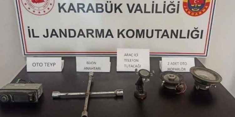 Kadın hırsızlar polisin takibi sonucu yakalandı