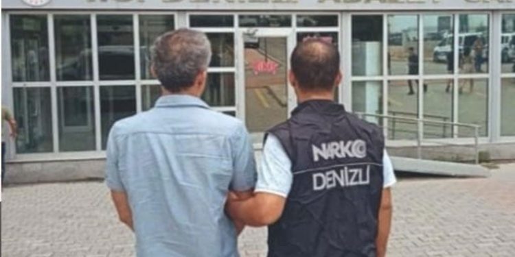 Otodan hırsızlık yapan zanlı yakalandı