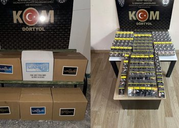 Minibüs tıra çarptı: 11 yaralı