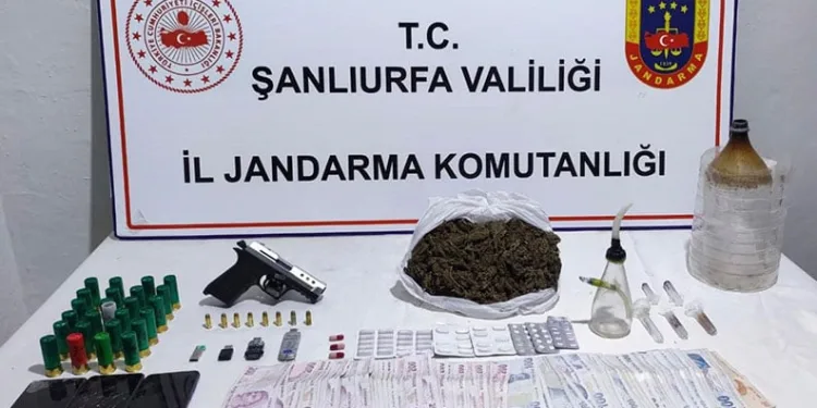 Siverek’te uyuşturucu madde ve silahlar ele geçirildi
