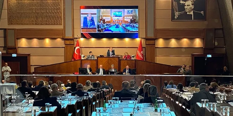 İBB Meclisi’nde Ekrem İmamoğlu’nun, eski Ordu Valisi’ne hakaret gerginliği