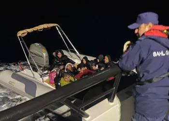 Ayvacık açıklarında 40 kaçak göçmen yakalandı