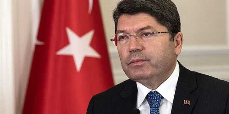 Havai fişek patlatmak isterken faciaya yol açıyorlardı