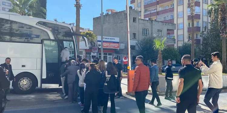 İsrail, Beyrut’ta hastane çevresini vurdu: 13 ölü, 57 yaralı