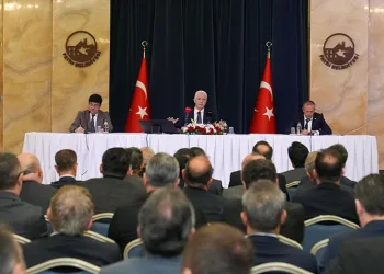 İstanbul Valisi Gül’ün katıldığı toplantıda yatırımlar ve afetlere karşı çalışmalar masaya yatırıldı