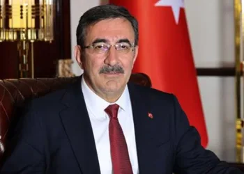 Cumhurbaşkanı Yardımcısı Yılmaz, 2025 Yılı Merkezi Yönetim Bütçe Kanunu Teklifi’ni komisyona sundu