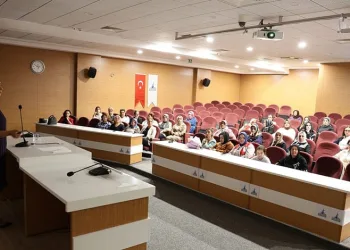 Kartepe’de meme kanserine farkındalık eğitimi