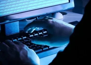 Otomobildeki valizin içinden uyuşturucu çıktı