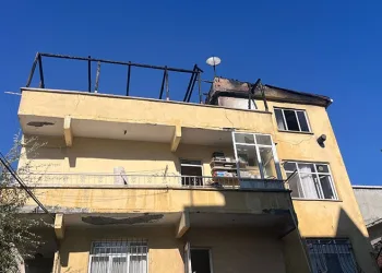 Büyükçekmece’de çatı katında korkutan yangın