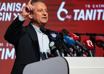 “Eğer Türkiye’nin en önemli sorununu çözmek için adım atıyorlarsa buradan geri adım olmaması lazım”