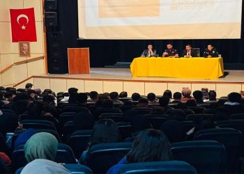 Hınıs’ta üniversite öğrencilerine bilgilendirme