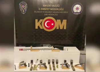 FETÖ’nün sözde “Bölge Talebe Mesulü” yakalandı: 2 gözaltı