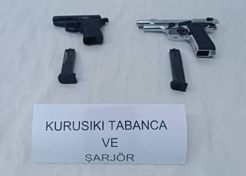 Çanakkale’de göçmen kaçakçılığı operasyonu: 79 kaçak göçmen ile 2 organizatör yakalandı