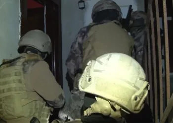 Kaçak göçmenler için ‘şok evler’ tuttular, polisi görünce ‘şok oldular’