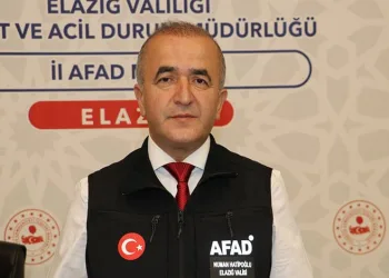 Kuşadası’nda sağlık çalışanlarına “Narkorehber” eğitimi verildi