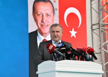 İBB Meclisi’nde Ekrem İmamoğlu’nun, eski Ordu Valisi’ne hakaret gerginliği