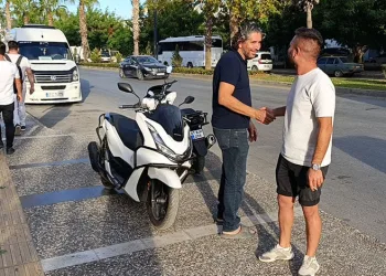 Motosikletleri karıştırıp başka motora binip gitti