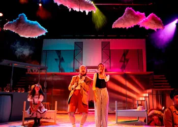 Nilüfer Kent Tiyatrosu “Şvayk” ile sezonu açtı