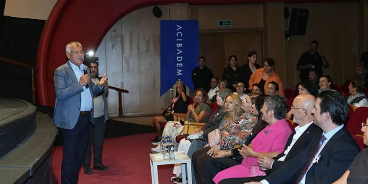 “Meme kanseri el ile fark edilene kadar tümör büyümüş oluyor, düzenli kontrole gidin”