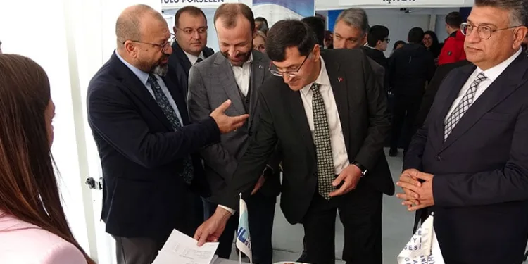 Balık tezgahlarında son 3-4 senenin en bol palamut sezonu yaşanıyor