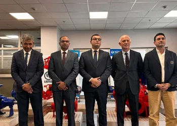 Adana’da zirveye kar yağdı, elma hasadı erken yapıldı