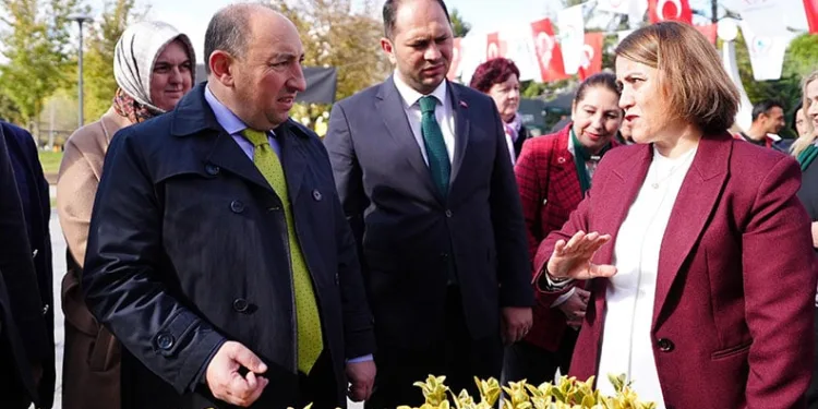 Kartepe’de meme kanserine farkındalık eğitimi