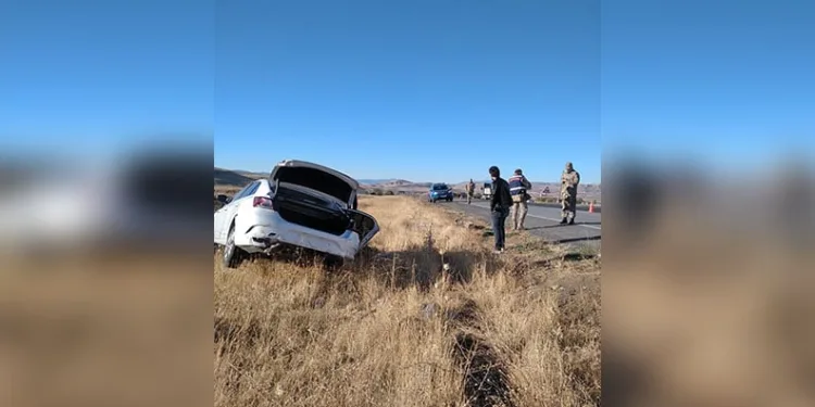 Otomobildeki valizin içinden uyuşturucu çıktı