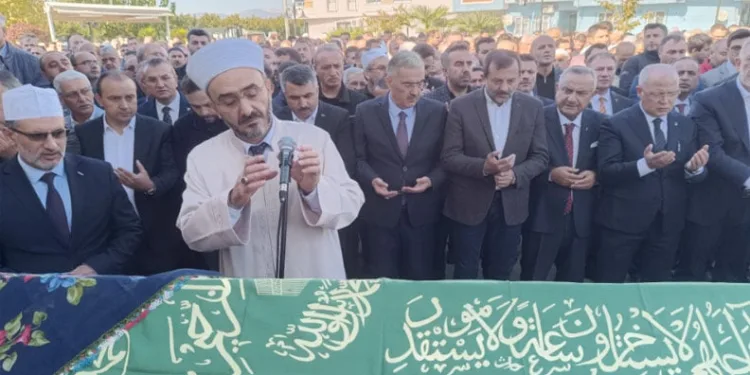 Gürsu Belediye Başkanı Mustafa Işık’ın Annesi Son Yolculuğuna Uğurlandı