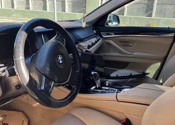 Kameralara aldırış etmeden iki elektrikli bisiklet çaldı