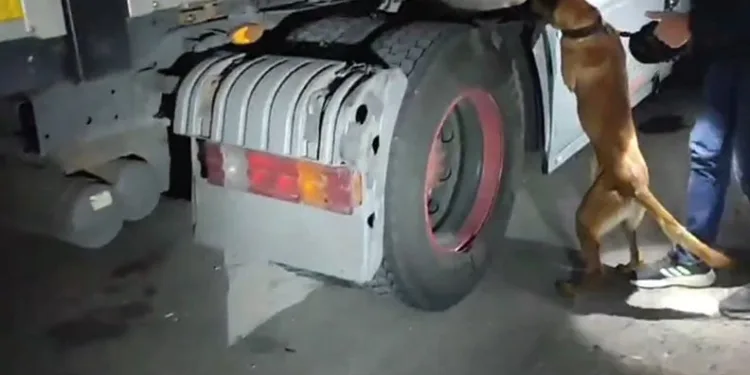 Tırın içine zulalanmış 730 gram narkotik madde ele geçirildi