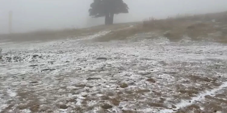 Uludağ’da beklenen kar yağışı başladı