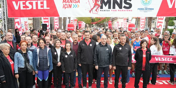 Tavşanlı’da motosiklet ile otomobile çarpıştı: 1 yaralı