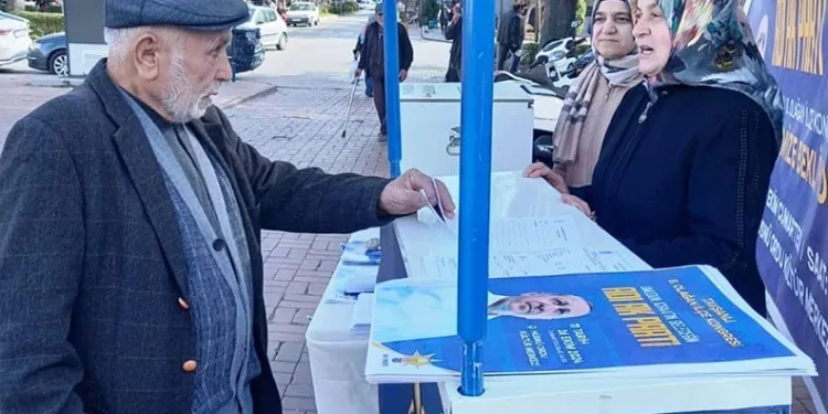 Adana’da zirveye kar yağdı, elma hasadı erken yapıldı