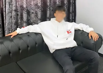 Kameralara aldırış etmeden iki elektrikli bisiklet çaldı