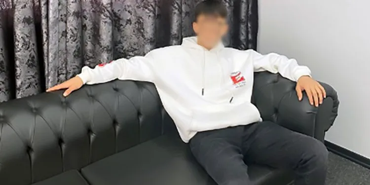 Kameralara aldırış etmeden iki elektrikli bisiklet çaldı