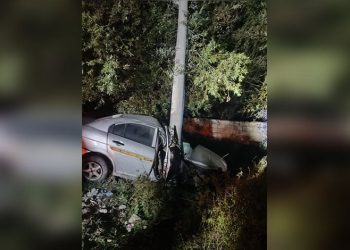 Eczaneye girip para ve kontrole tabi ilaçlar çalan hırsız kamerada