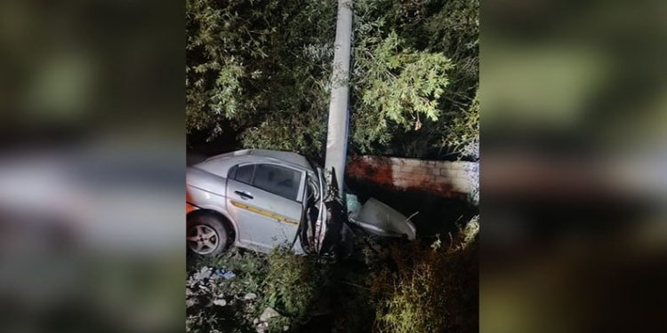 Eczaneye girip para ve kontrole tabi ilaçlar çalan hırsız kamerada