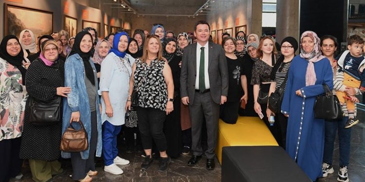 Osmangazili kadınlar Bursa Kültür Gezisi ile kenti geziyor